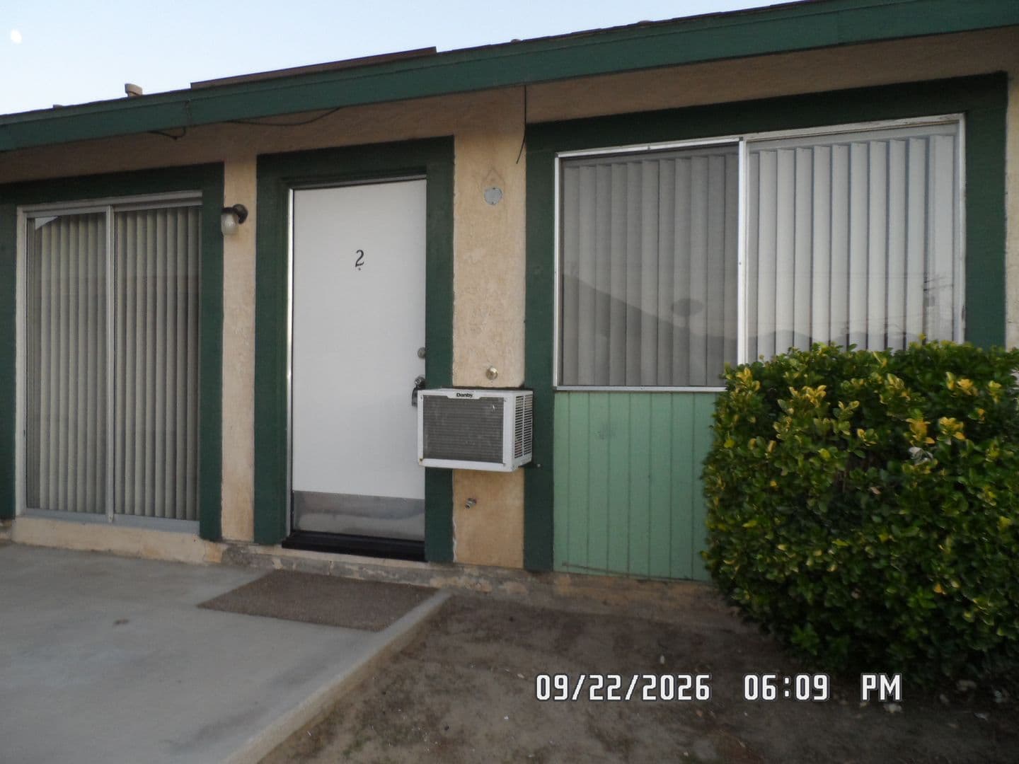 Apple Valley Apartment: 18344 Taloga Road