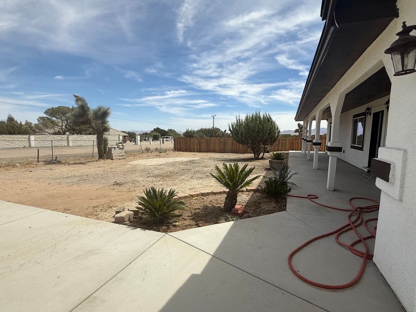 Oak Hills House: 12977 Cactus St