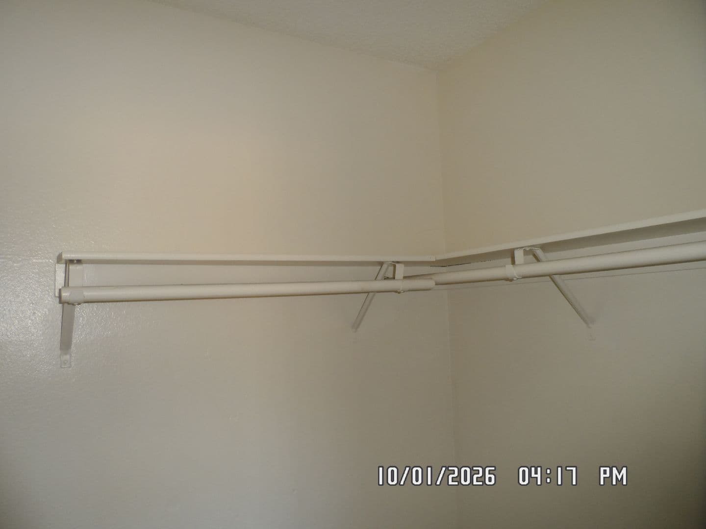 Apple Valley Apartment: 18344 Taloga Road