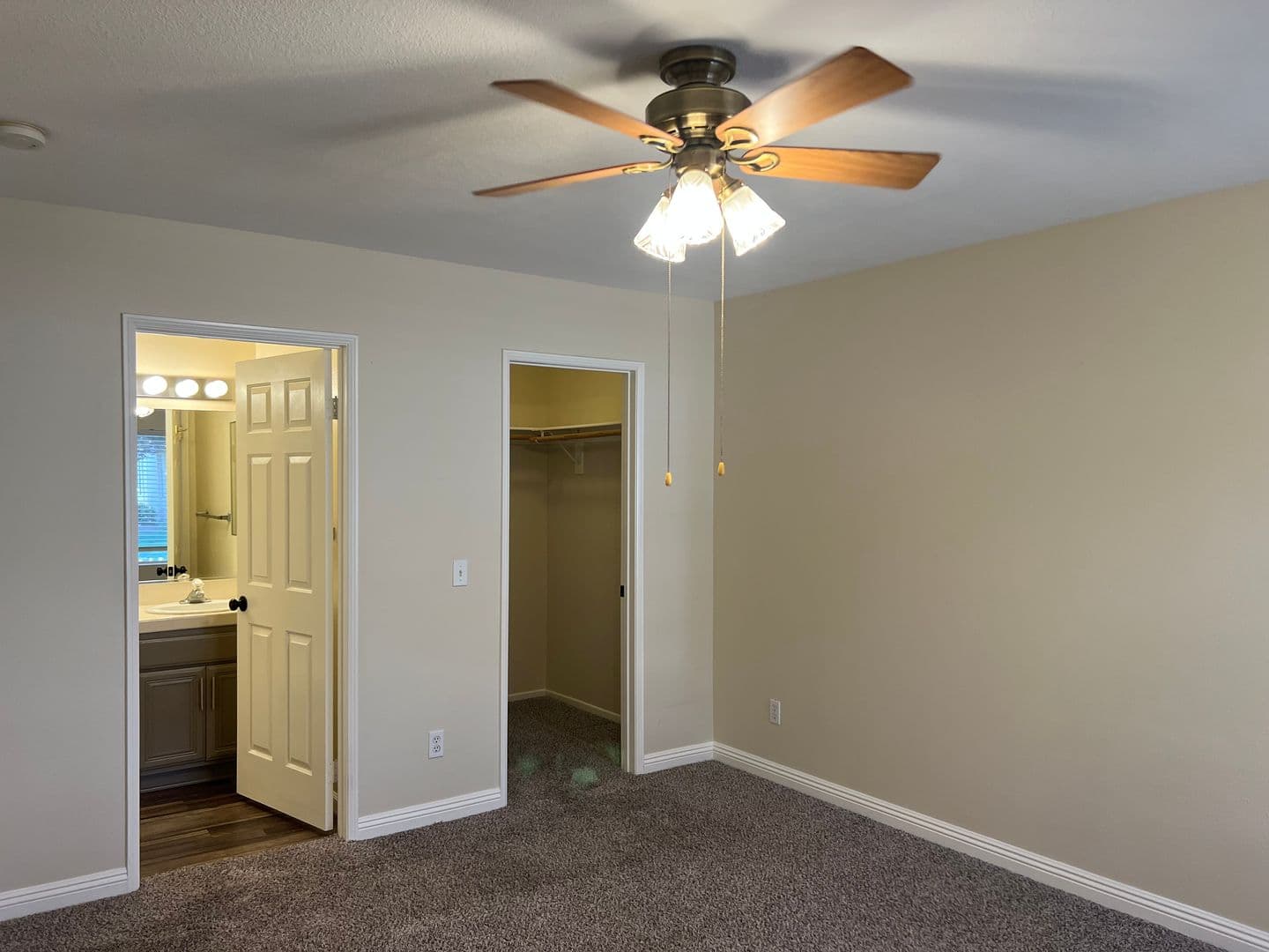 Apple Valley House: 11531 Oak Street
