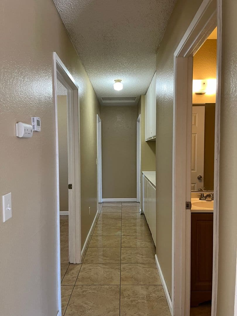 Adelanto House: 10443 Cimmeron Trail Dr