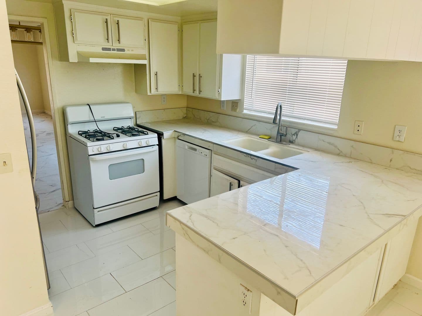 Victorville House: 13330 Stoneridge Dr.