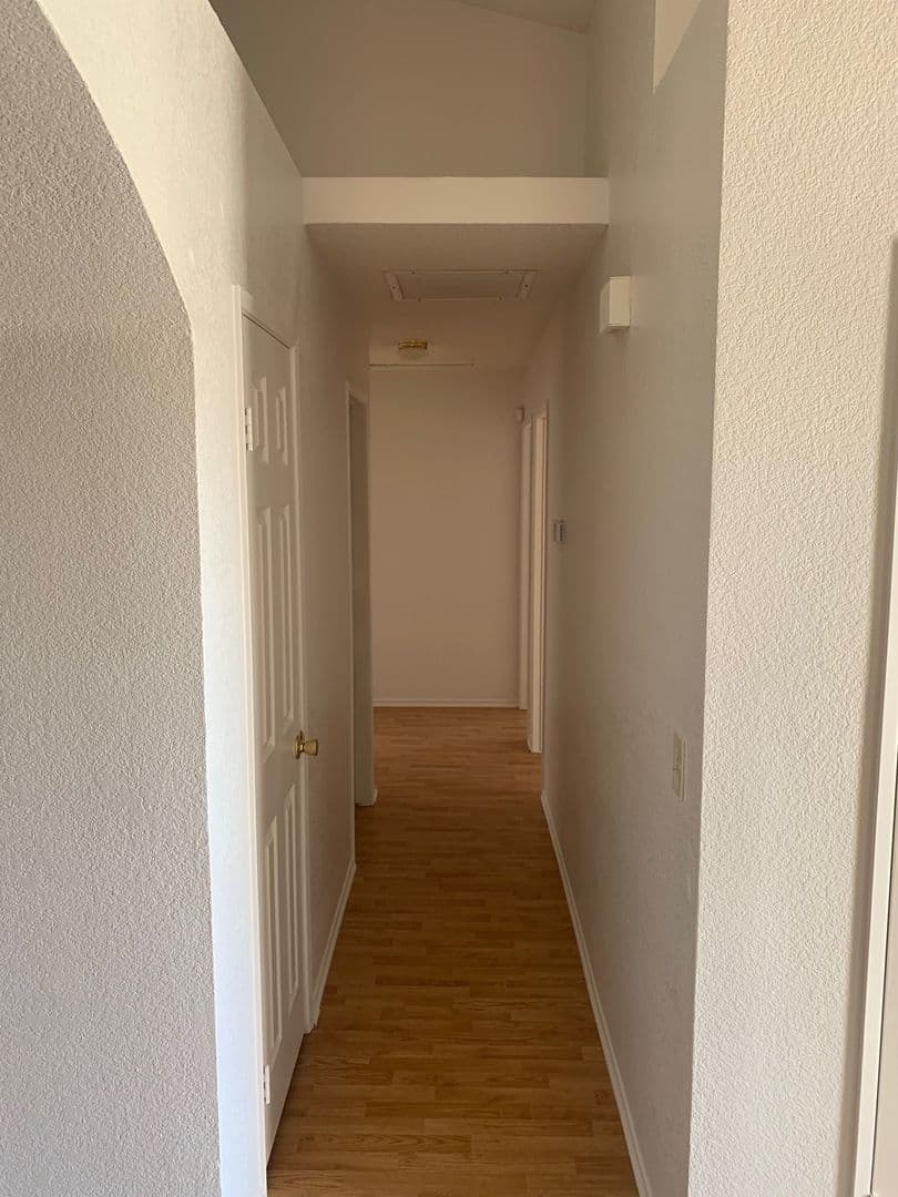 Apple Valley House: 22266 Hurons Ave