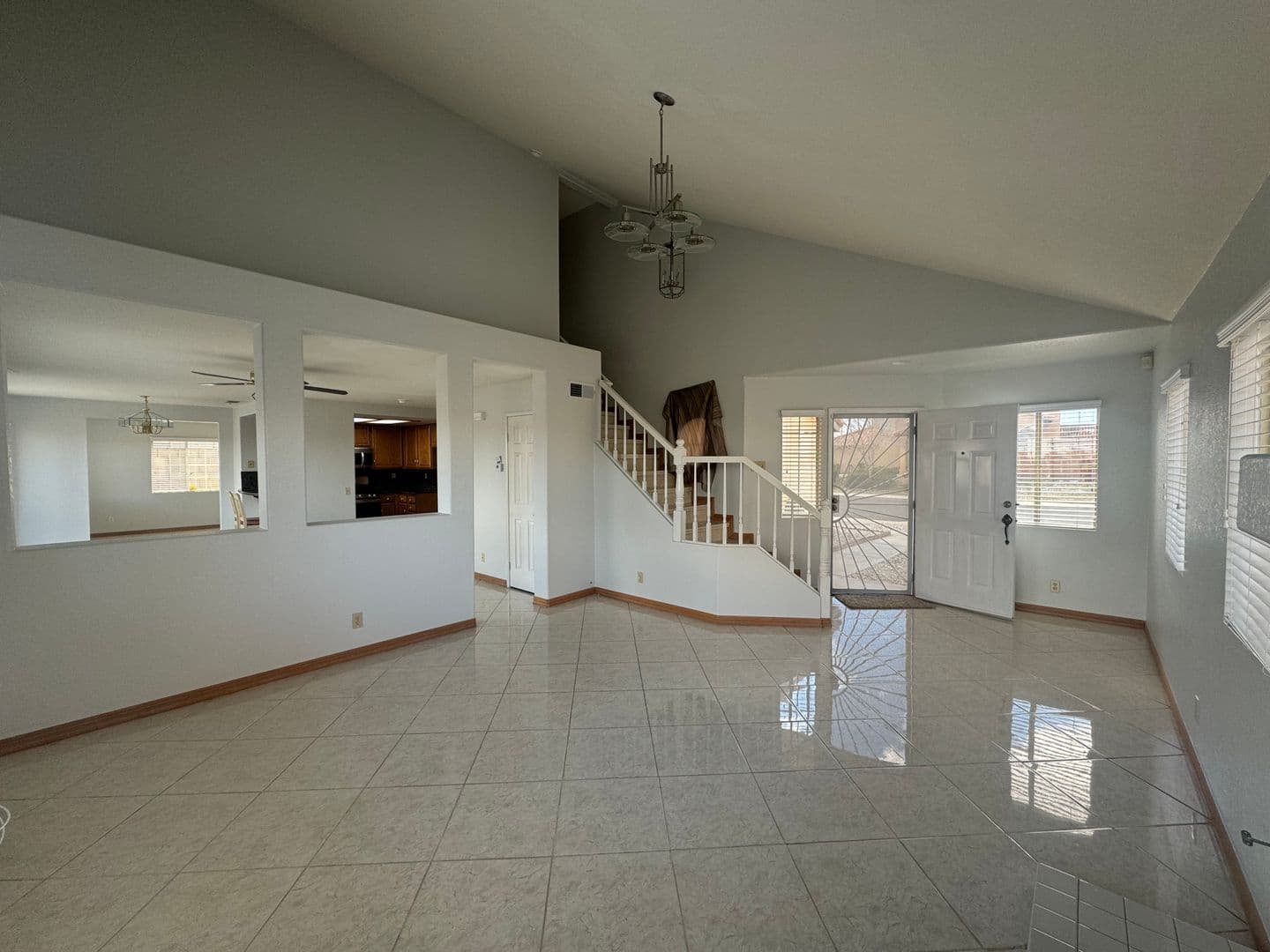 Victorville House: 12715 Sundown Rd.