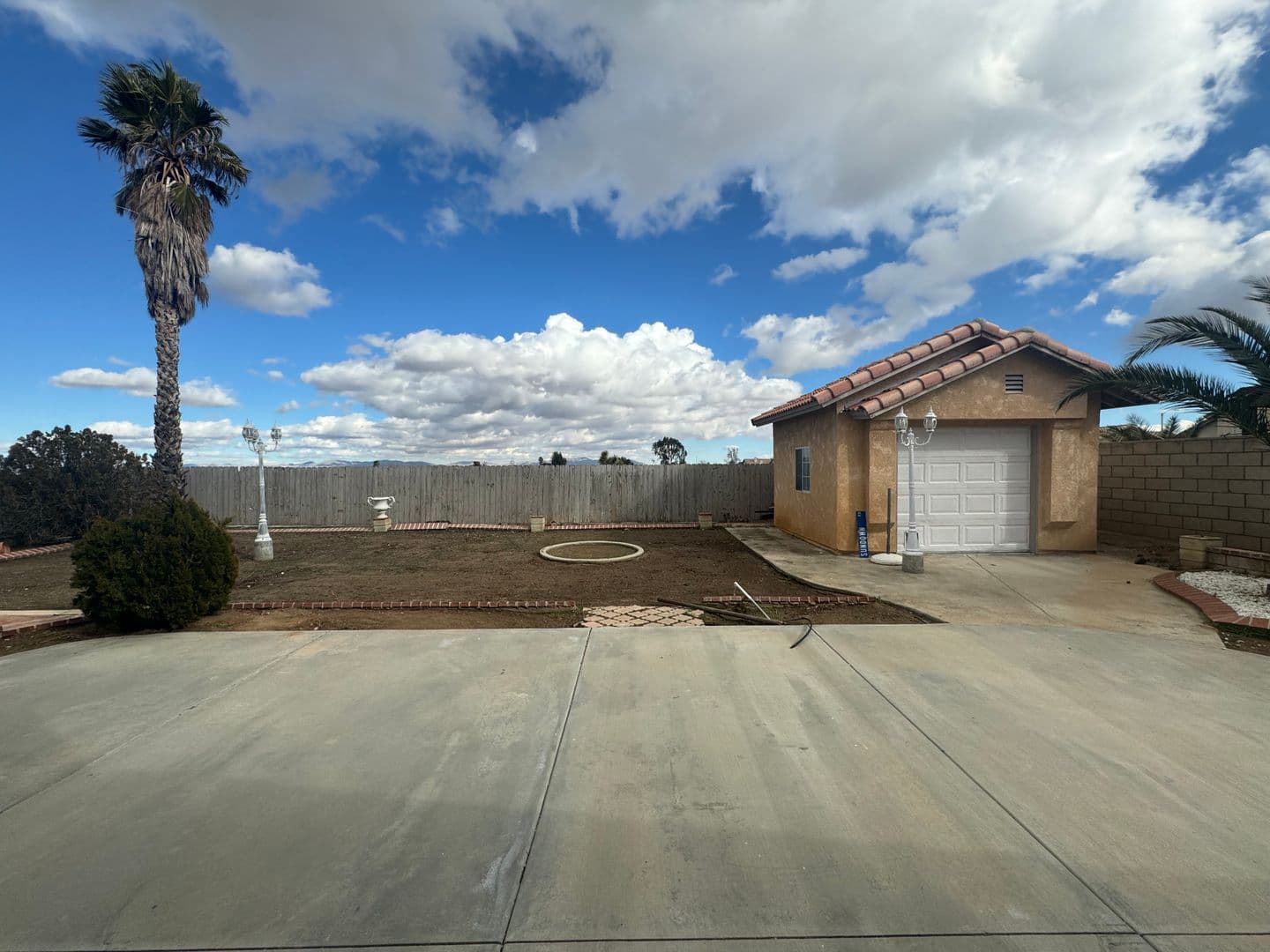 Victorville House: 12715 Sundown Rd.