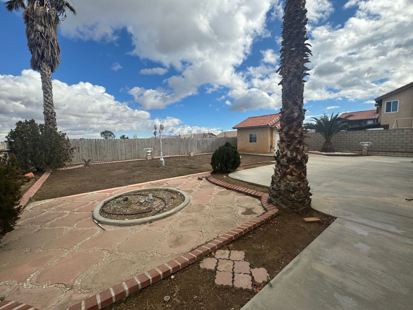 Victorville House: 12715 Sundown Rd.