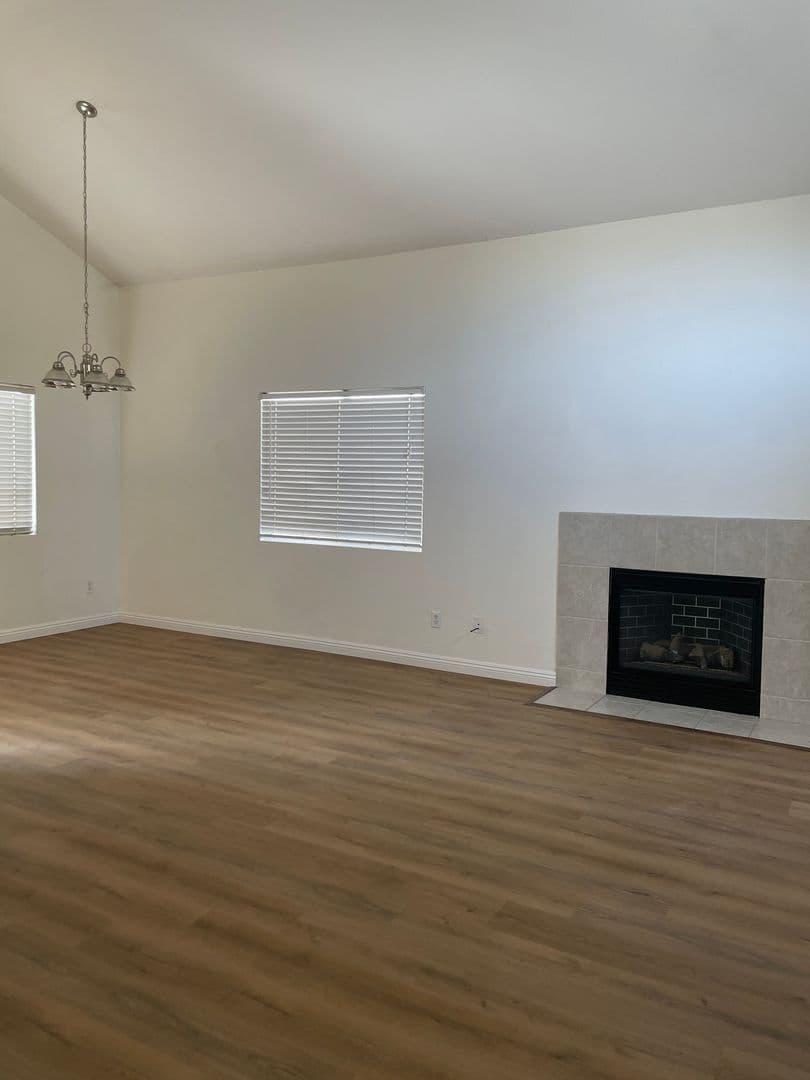 Victorville House: 12866 Brookdale St