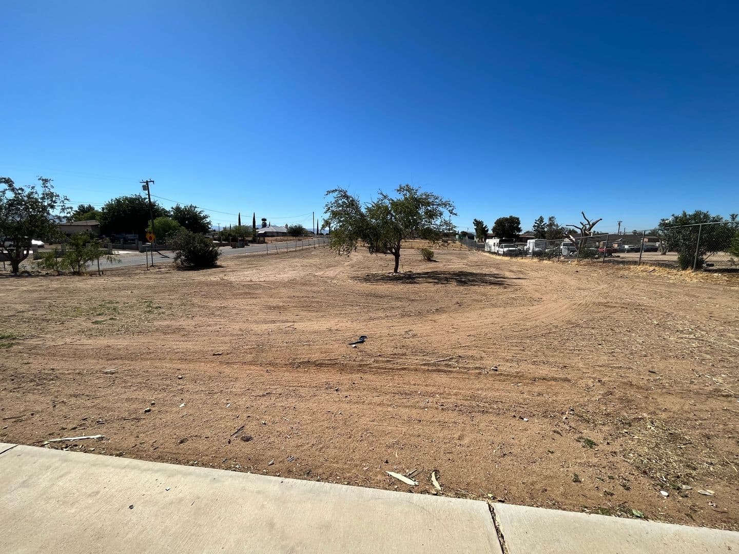 Hesperia House: 16865 Manzanita Street