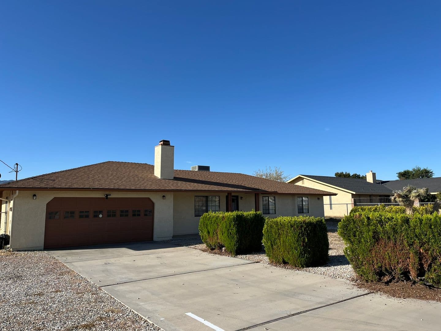 Hesperia House: 19105 Centennial St