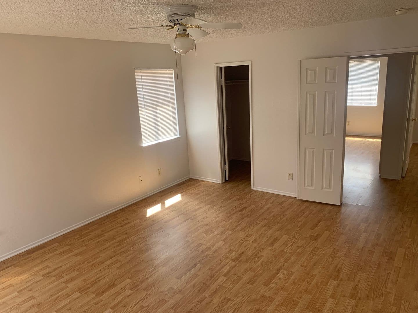 Apple Valley House: 22266 Hurons Ave