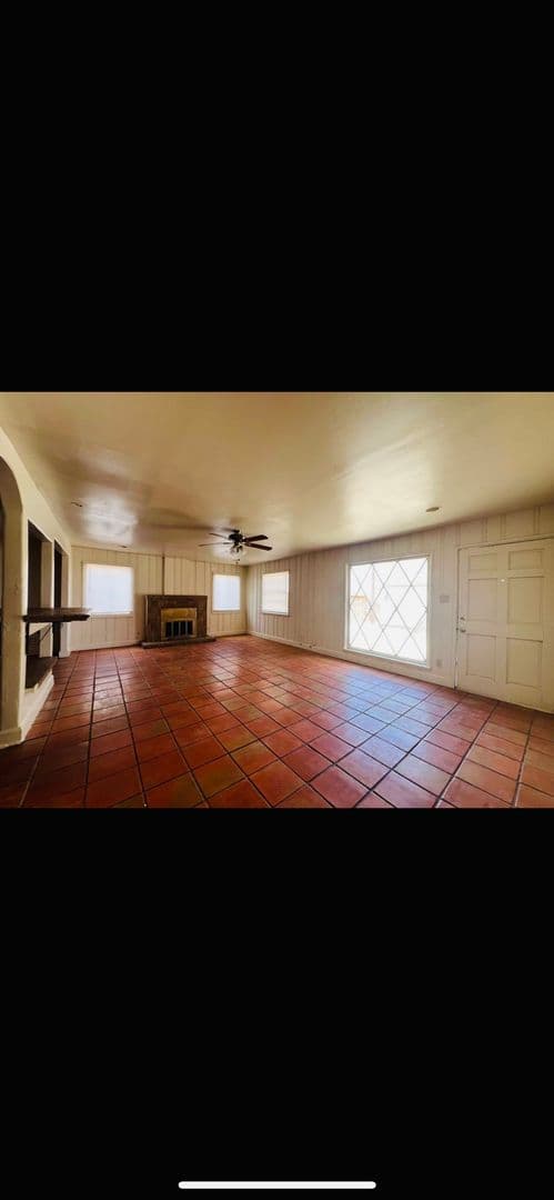 Barstow House: 25567 W. Main St