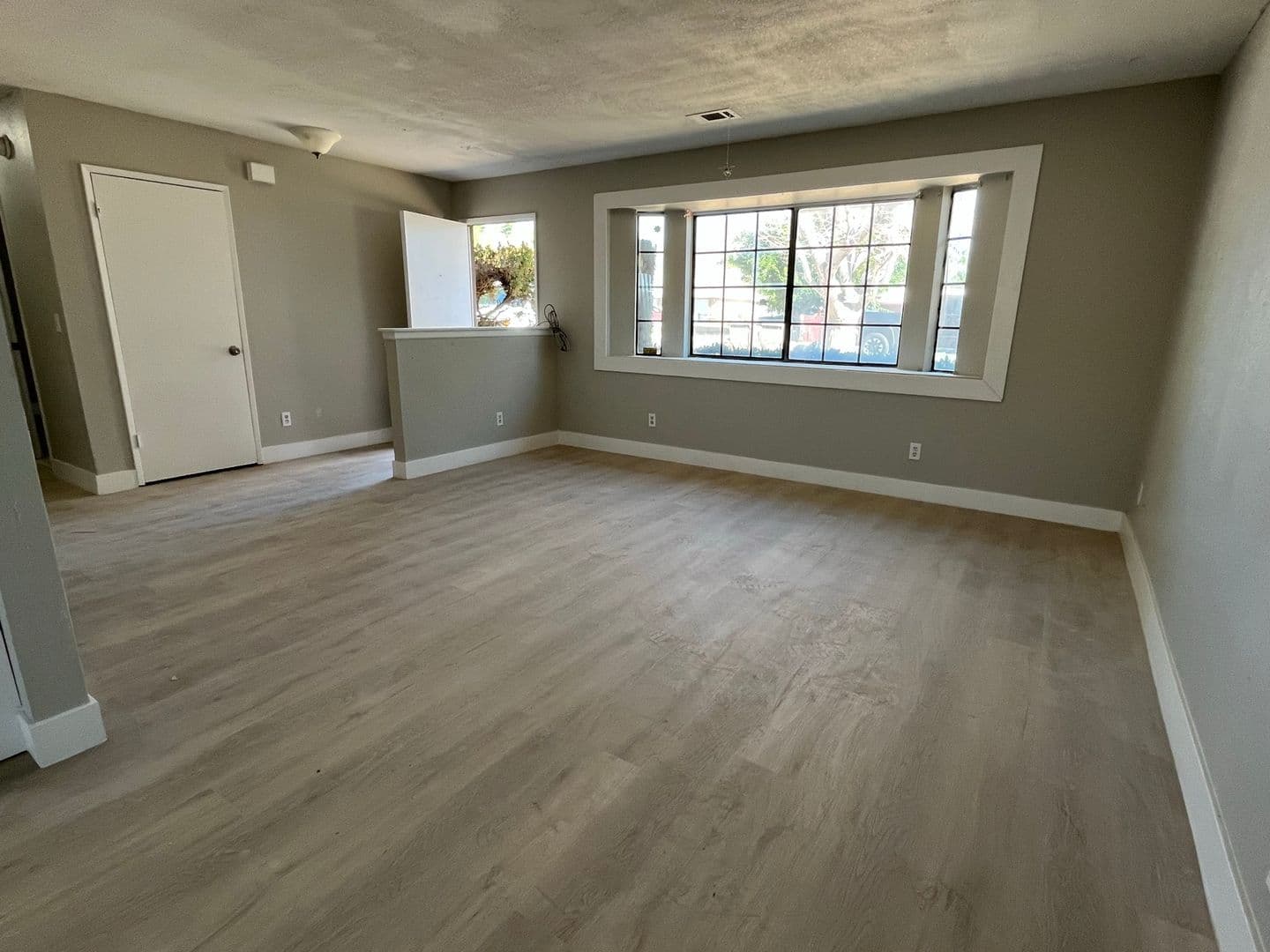 Apple Valley House: 20460 RImrock Road #1