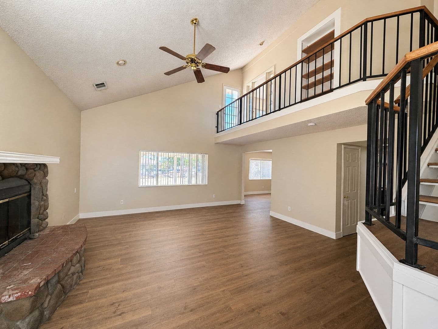 Apple Valley House: 14260 Mandan Road