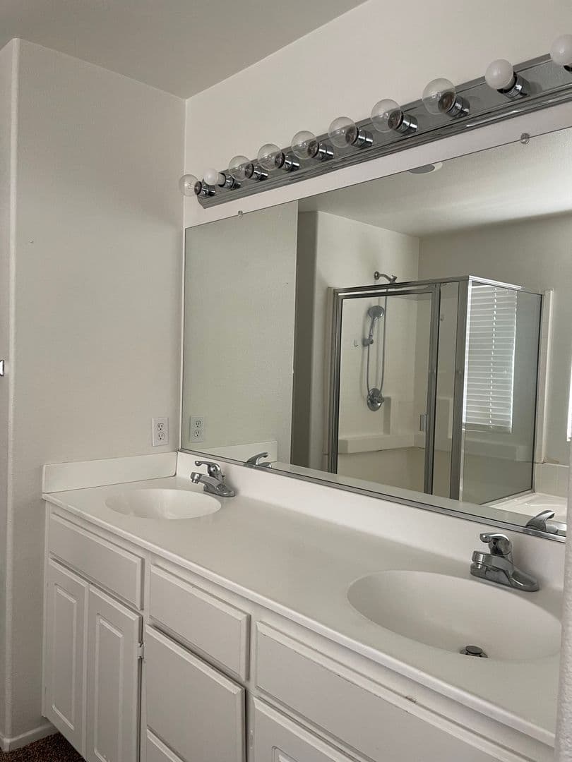 Victorville House: 12866 Brookdale St