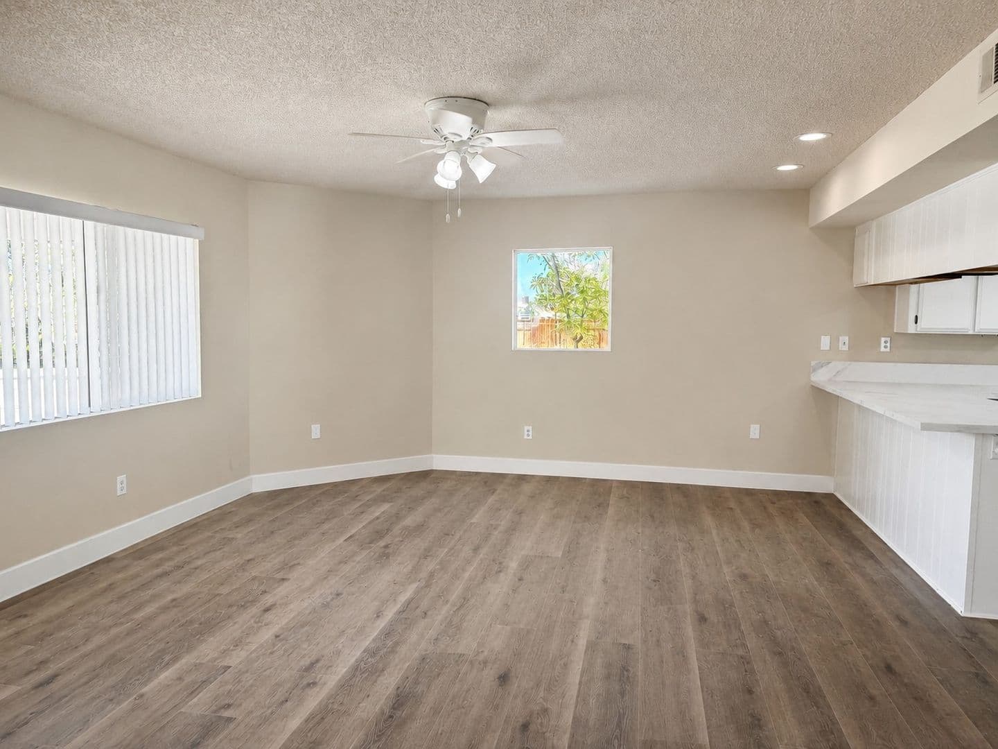 Apple Valley House: 14260 Mandan Road