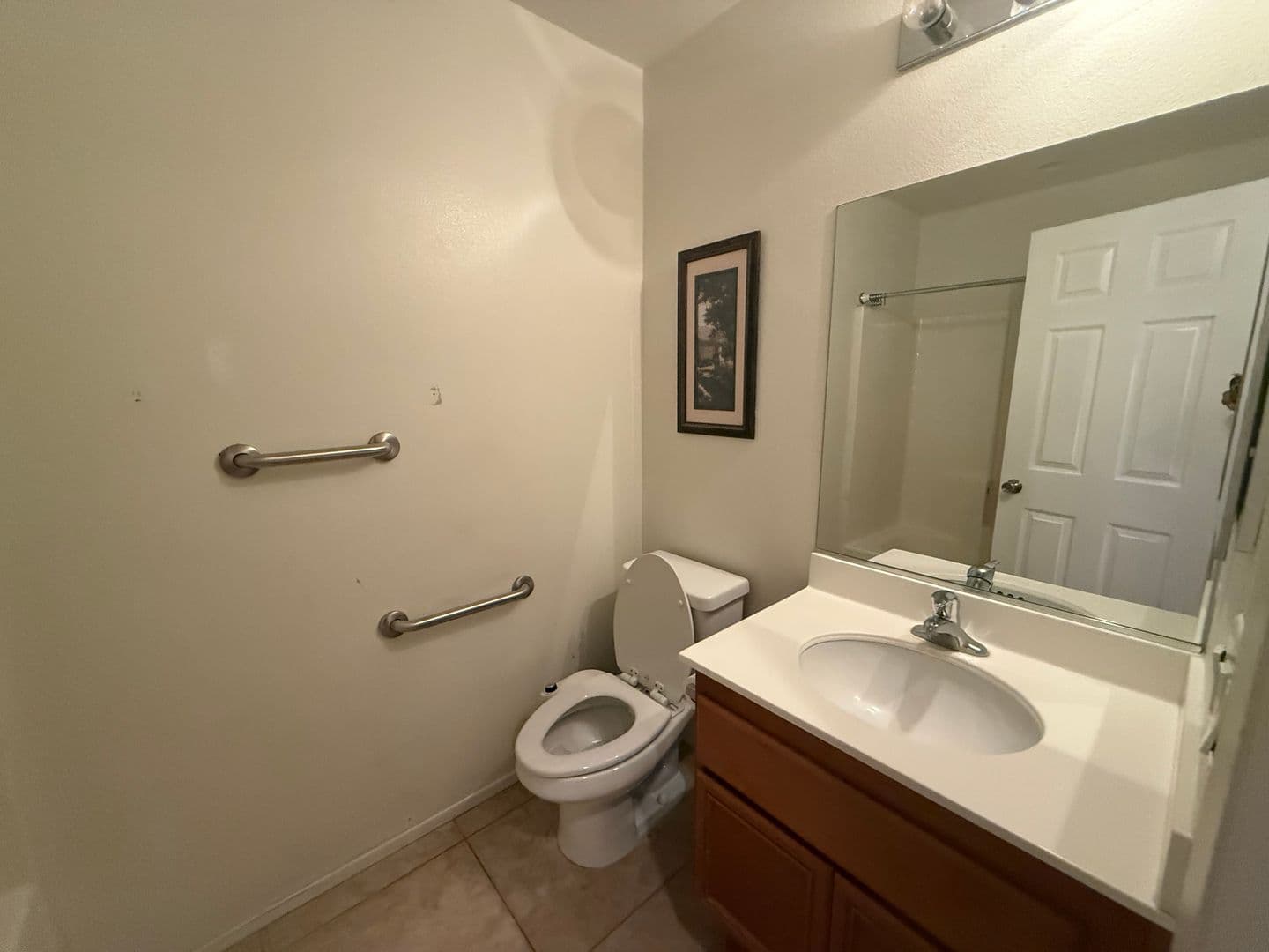 Hesperia House: 12951 Susanville St