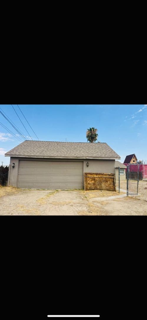 Barstow House: 25567 W. Main St
