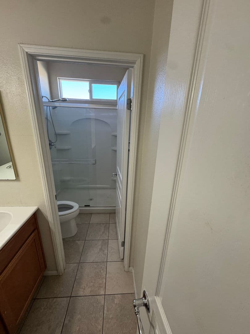 Victorville House: 16636 Desert Lily Street