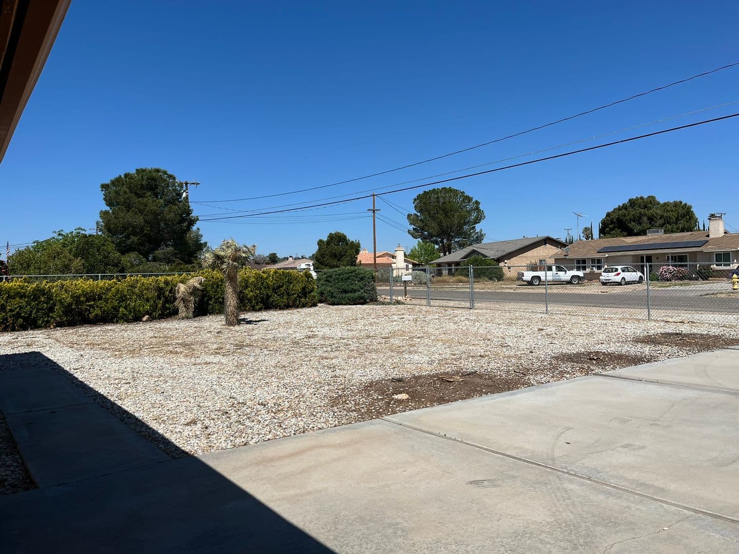 Hesperia House: 19105 Centennial St
