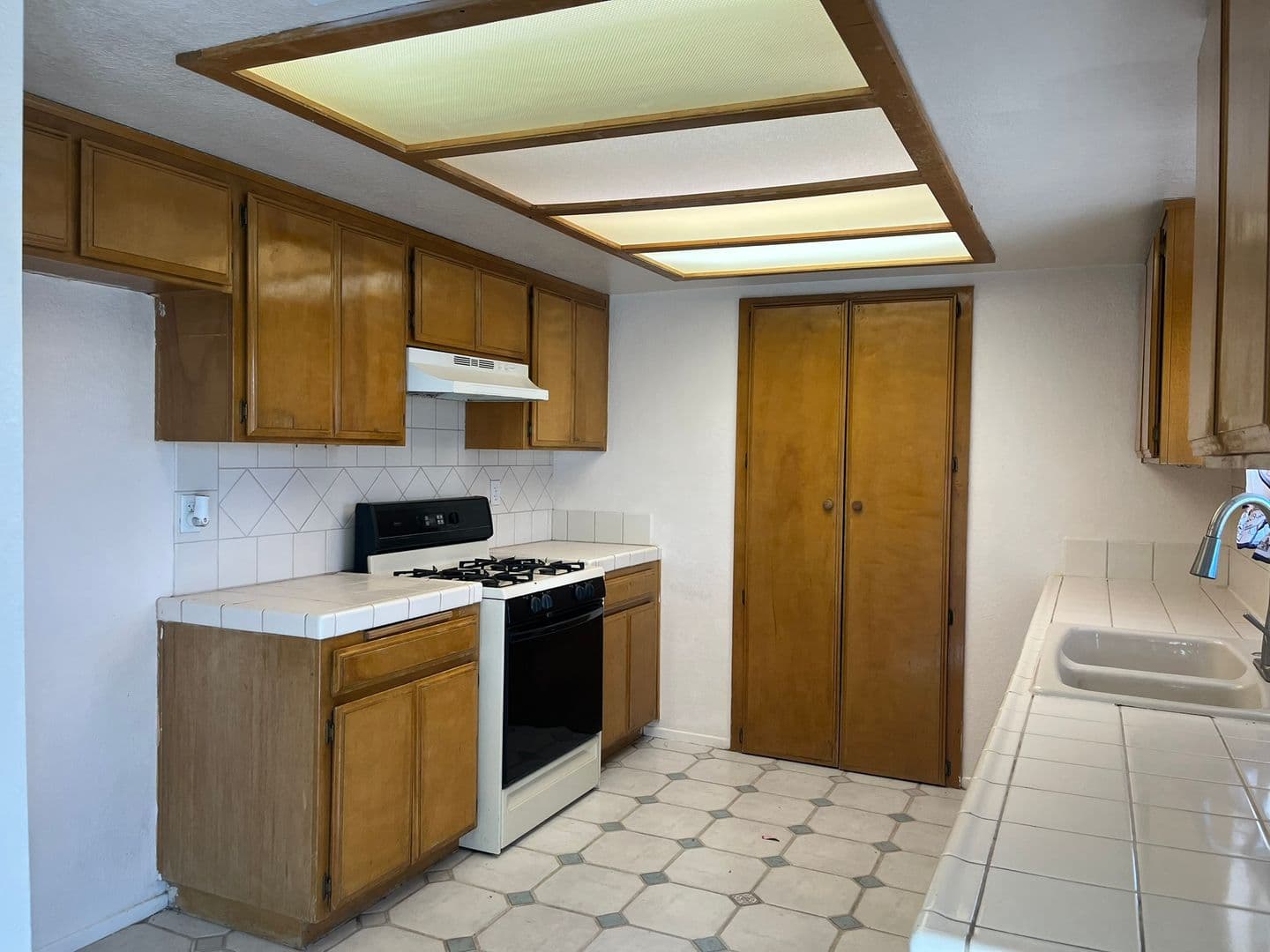 Victorville House: 16413 Solvang Ave.