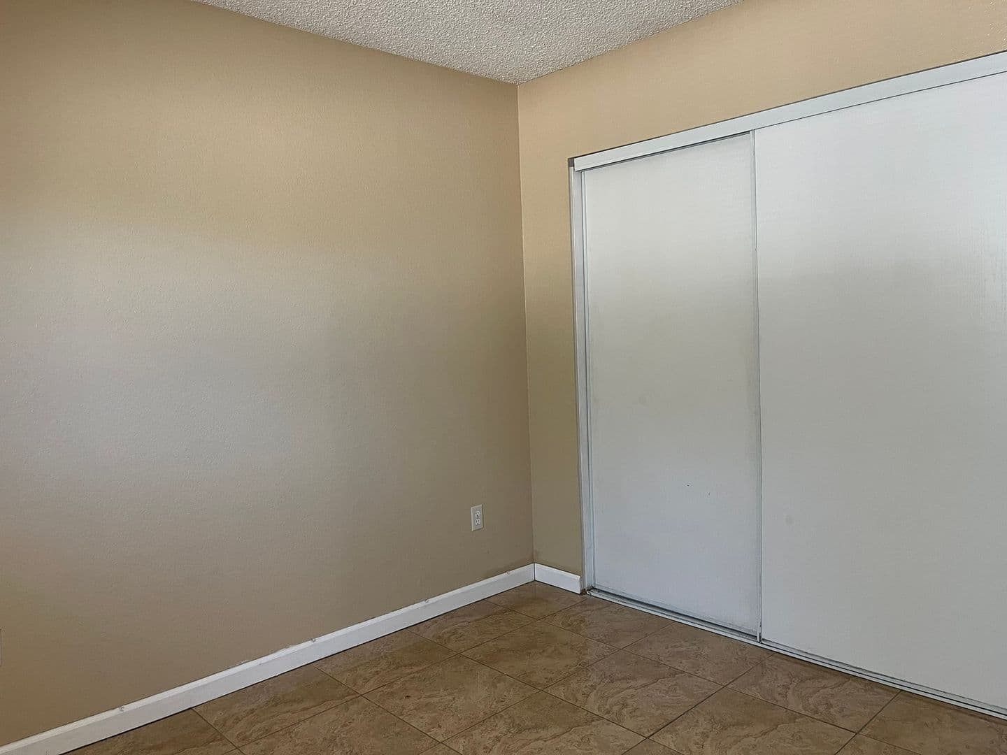 Adelanto House: 10443 Cimmeron Trail Dr