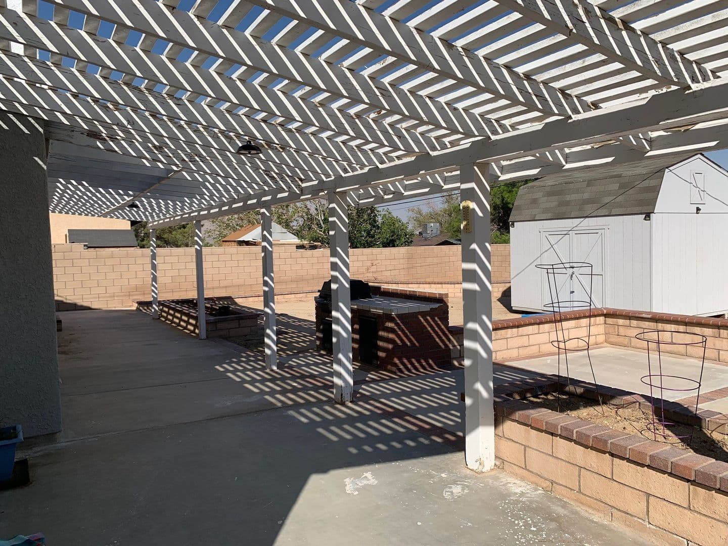 Victorville House: 16185 Tawney Ridge Ln
