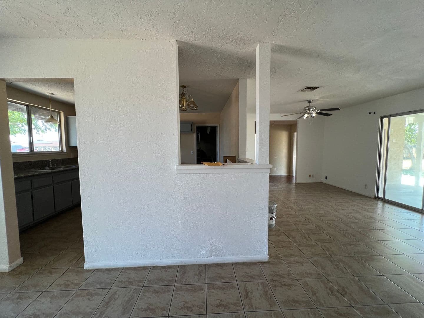 Apple Valley House: 22347 Tehama Road