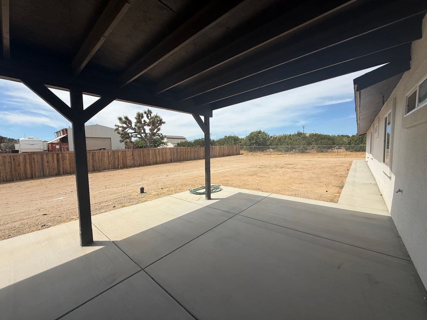 Oak Hills House: 12977 Cactus St