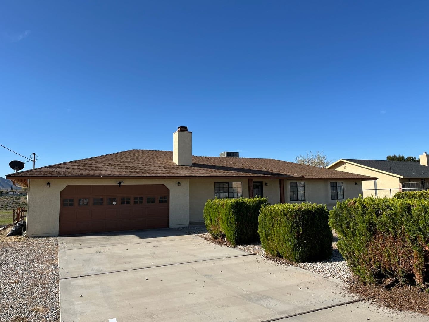 Hesperia House: 19105 Centennial St