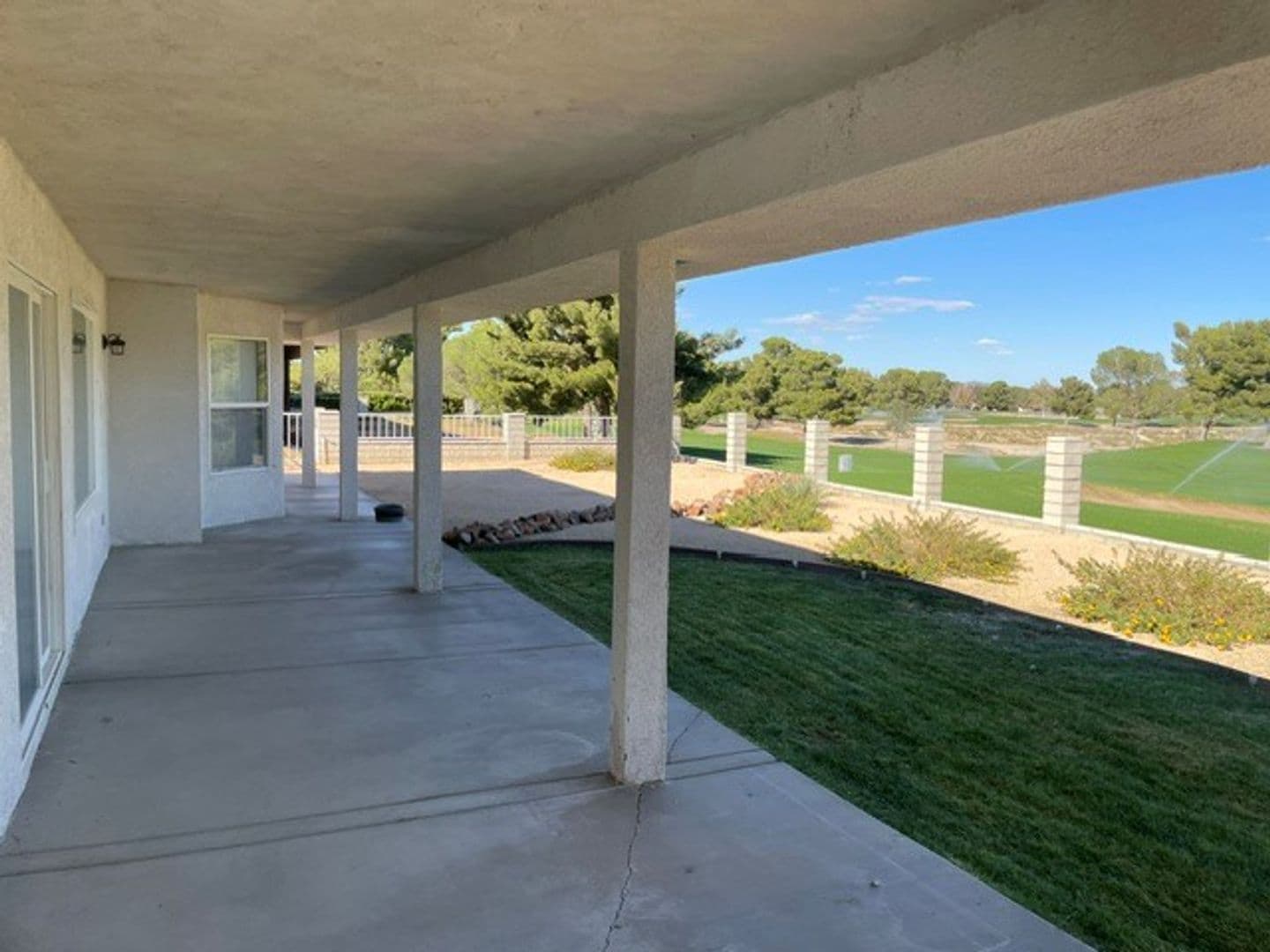 Helendale House: 27401 Lakeview Dr