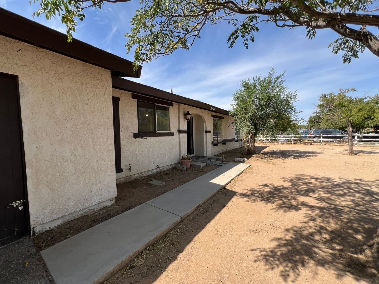 Apple Valley House: 22347 Tehama Road