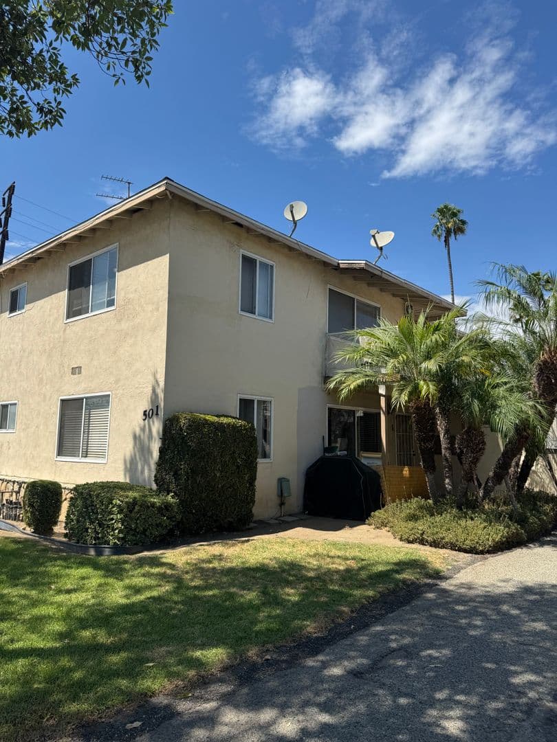 Covina Apartment: 501 E. Hurst St