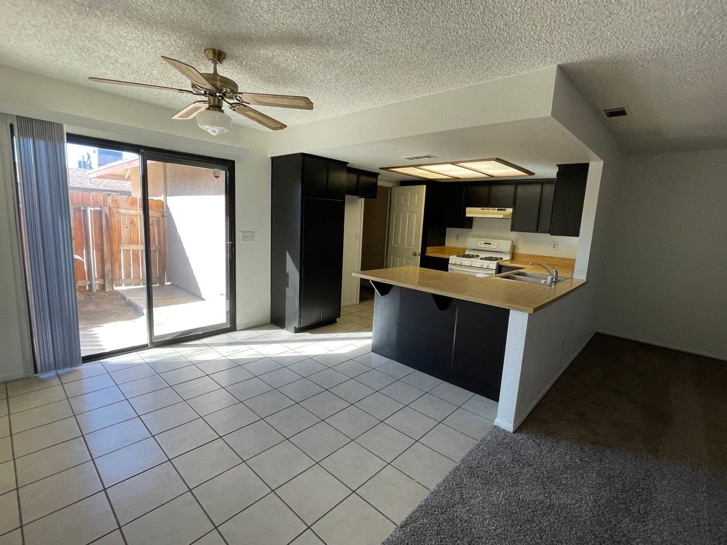 Apple Valley Apartment: 20292 Thunderbird Road