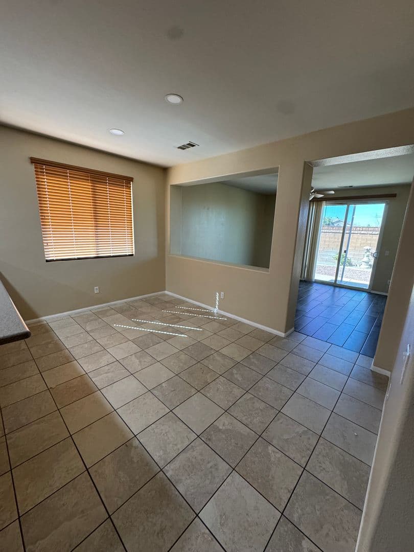 Victorville House: 16636 Desert Lily Street