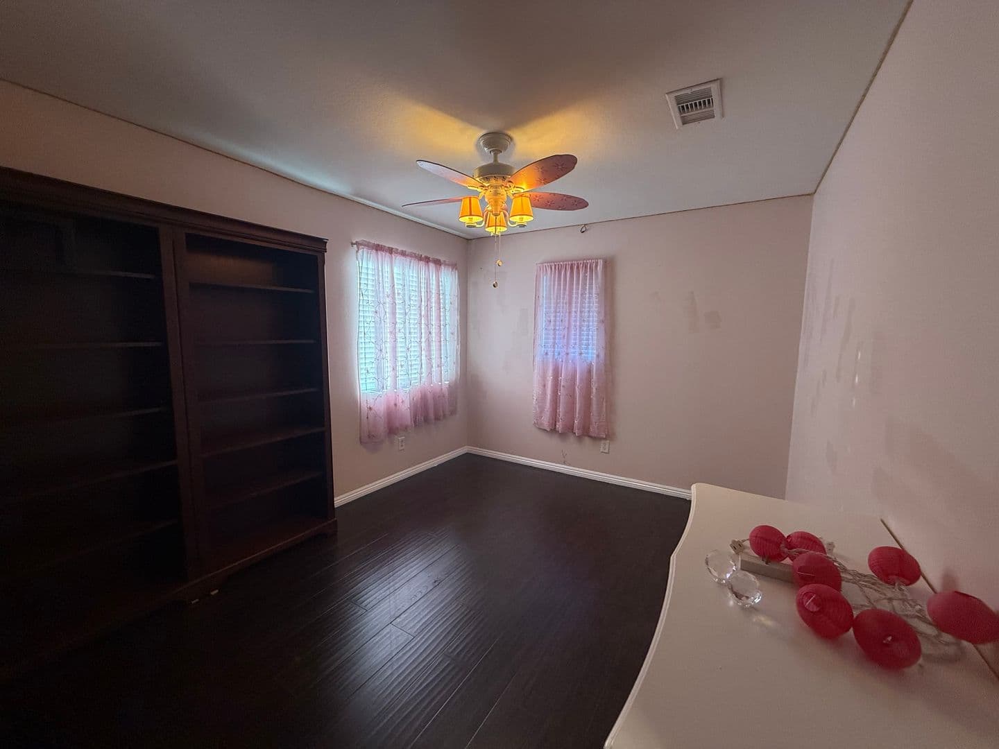 Hesperia House: 12951 Susanville St
