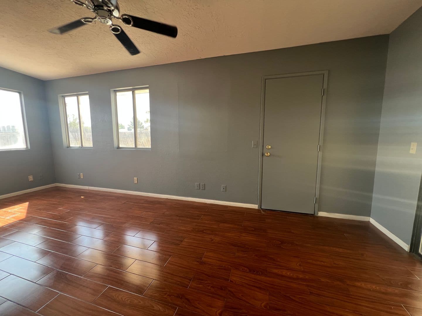 Apple Valley House: 22347 Tehama Road