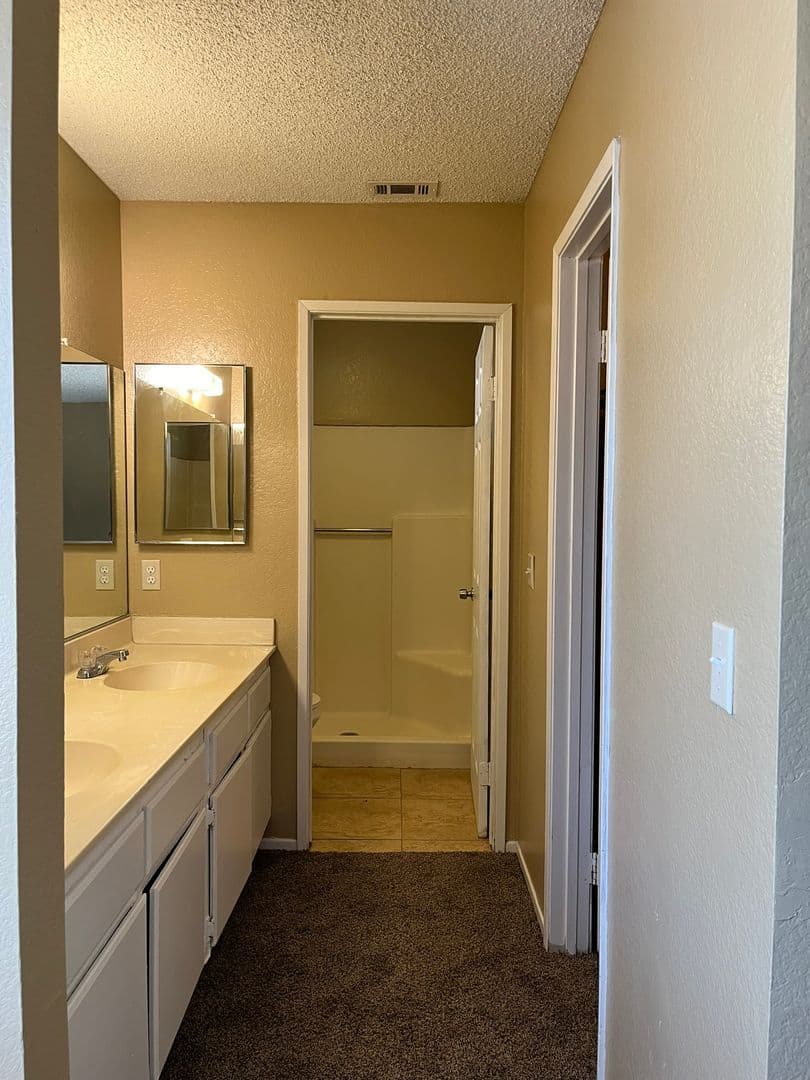 Adelanto House: 10443 Cimmeron Trail Dr