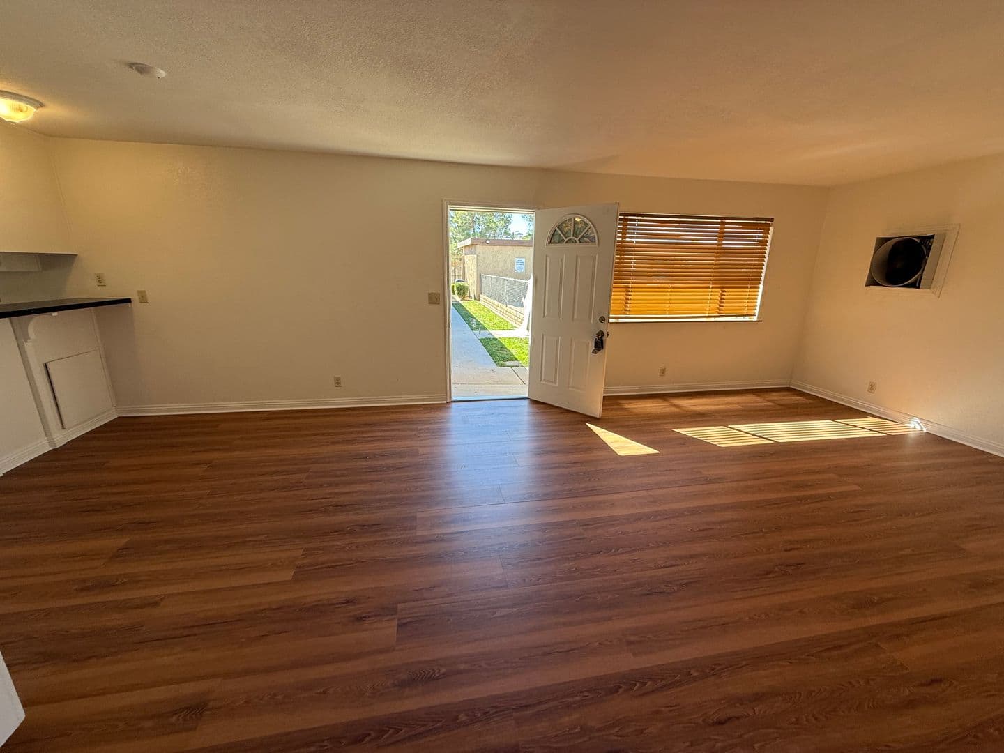 Apple Valley Apartment: 20788 Thunderbird Road