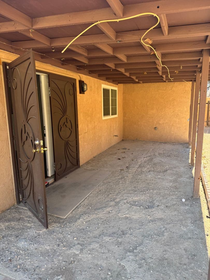 barstow House: 2032 Notre Dame ct