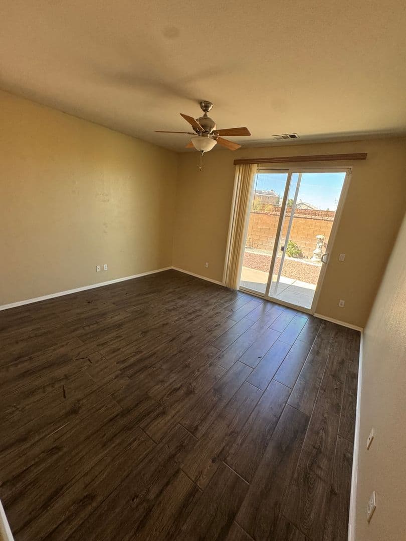 Victorville House: 16636 Desert Lily Street