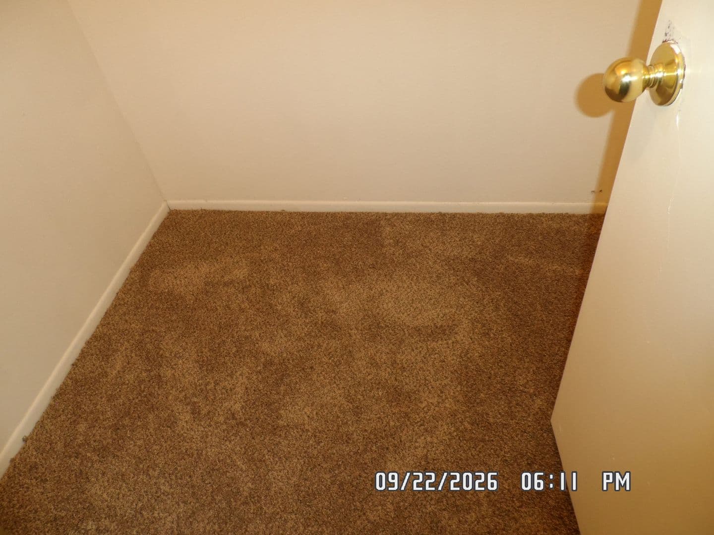 Apple Valley Apartment: 18344 Taloga Road