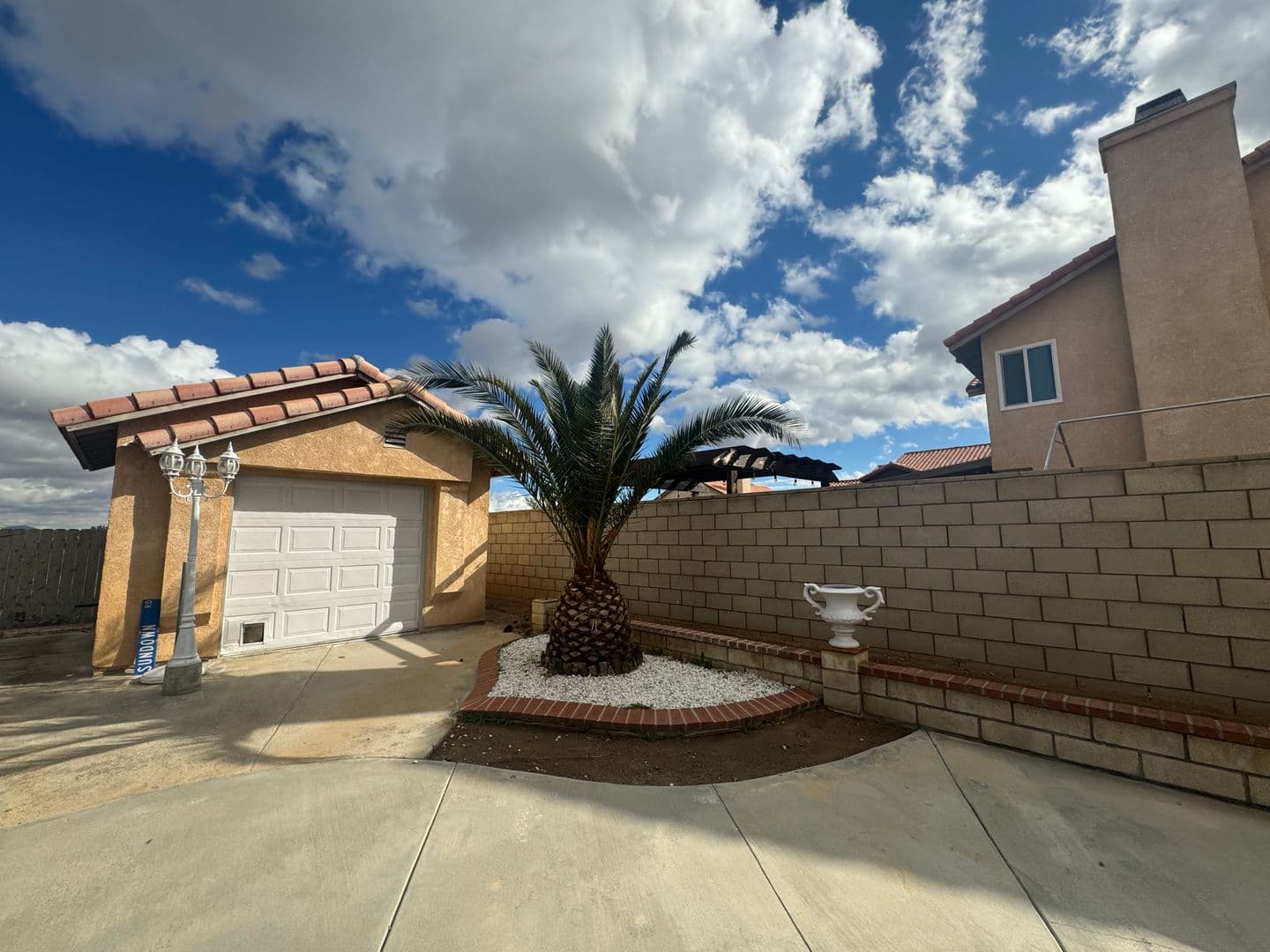 Victorville House: 12715 Sundown Rd.