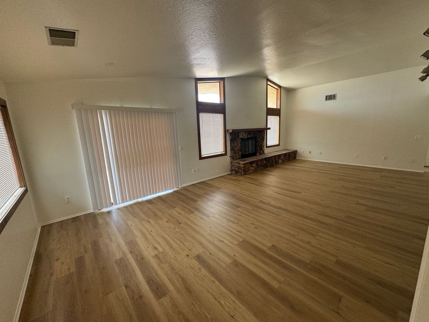 Apple Valley House: 16382 Kamana Court