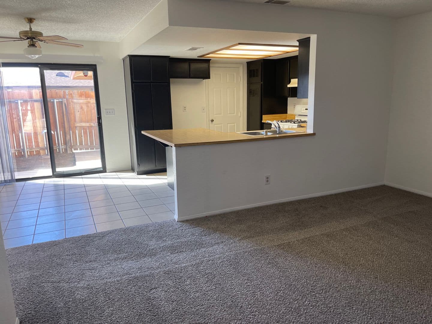 Apple Valley Apartment: 20292 Thunderbird Road