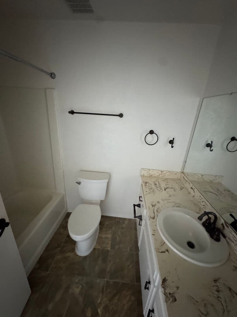 barstow House: 2032 Notre Dame ct