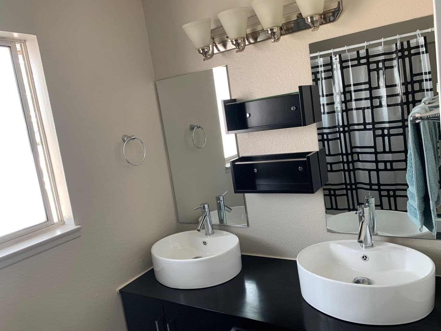 Victorville House: 16185 Tawney Ridge Ln