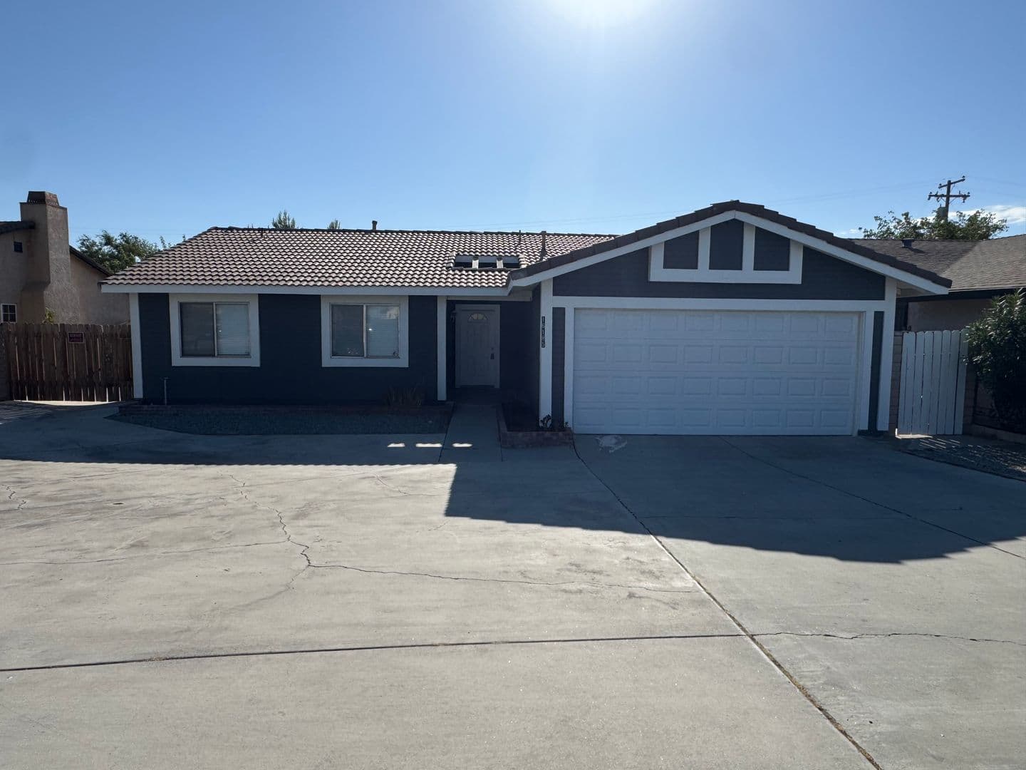 Victorville House: 16185 Tawney Ridge Ln