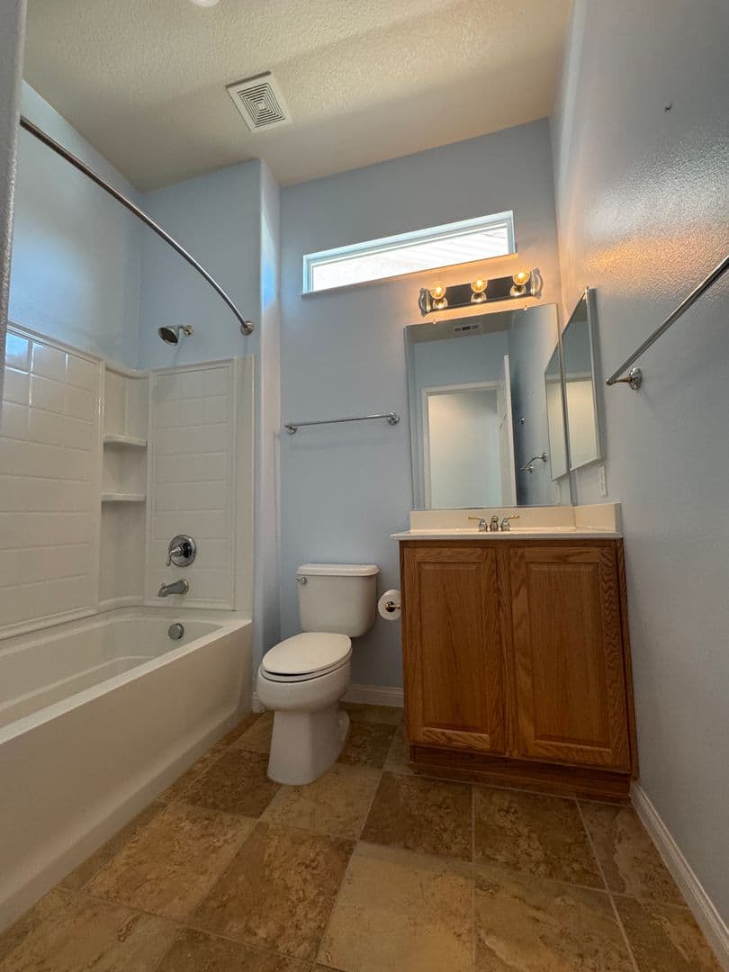 Apple Valley House: 10616 Lanigan Rd