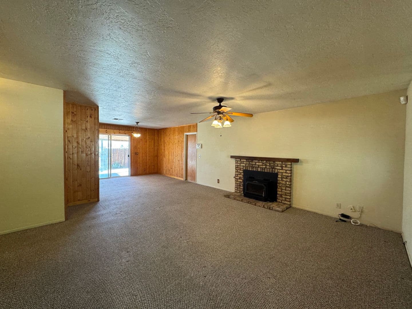 Hesperia House: 19172 Goleta Street
