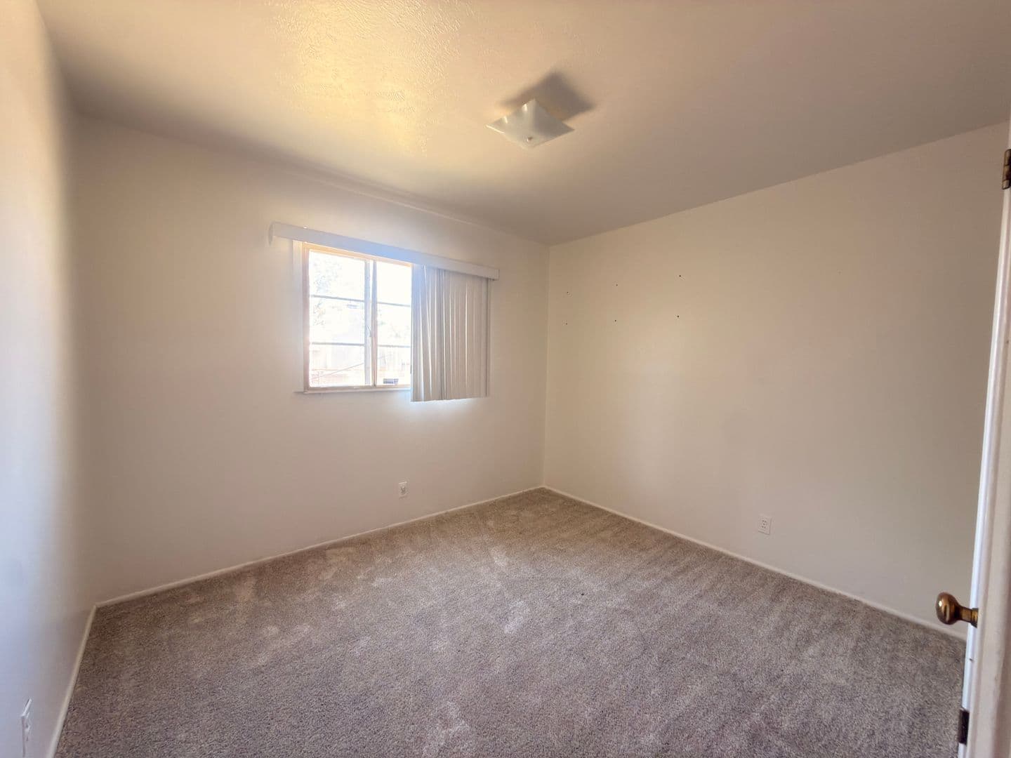 Albuquerque House: 1831 Childers Dr NE